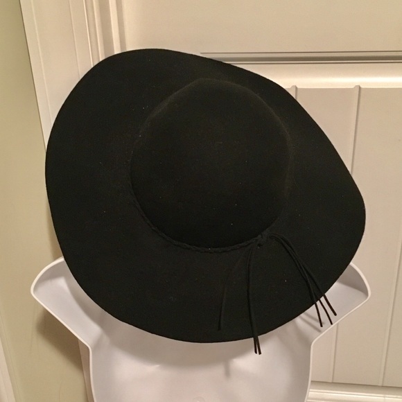 Accessories - Black Hat
